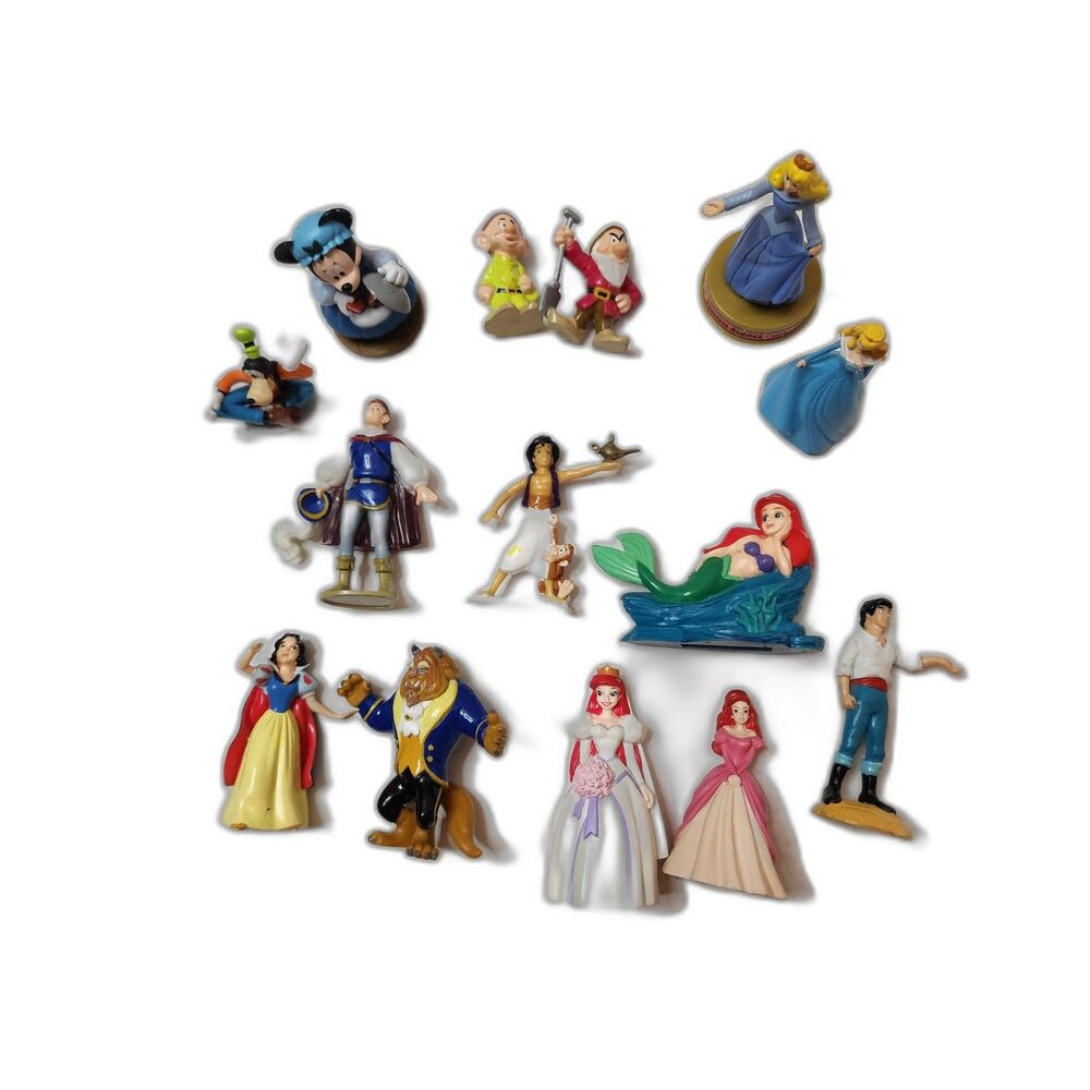 Disney Figurines Lot Princesses Goofy Aladdin Mixed Characters